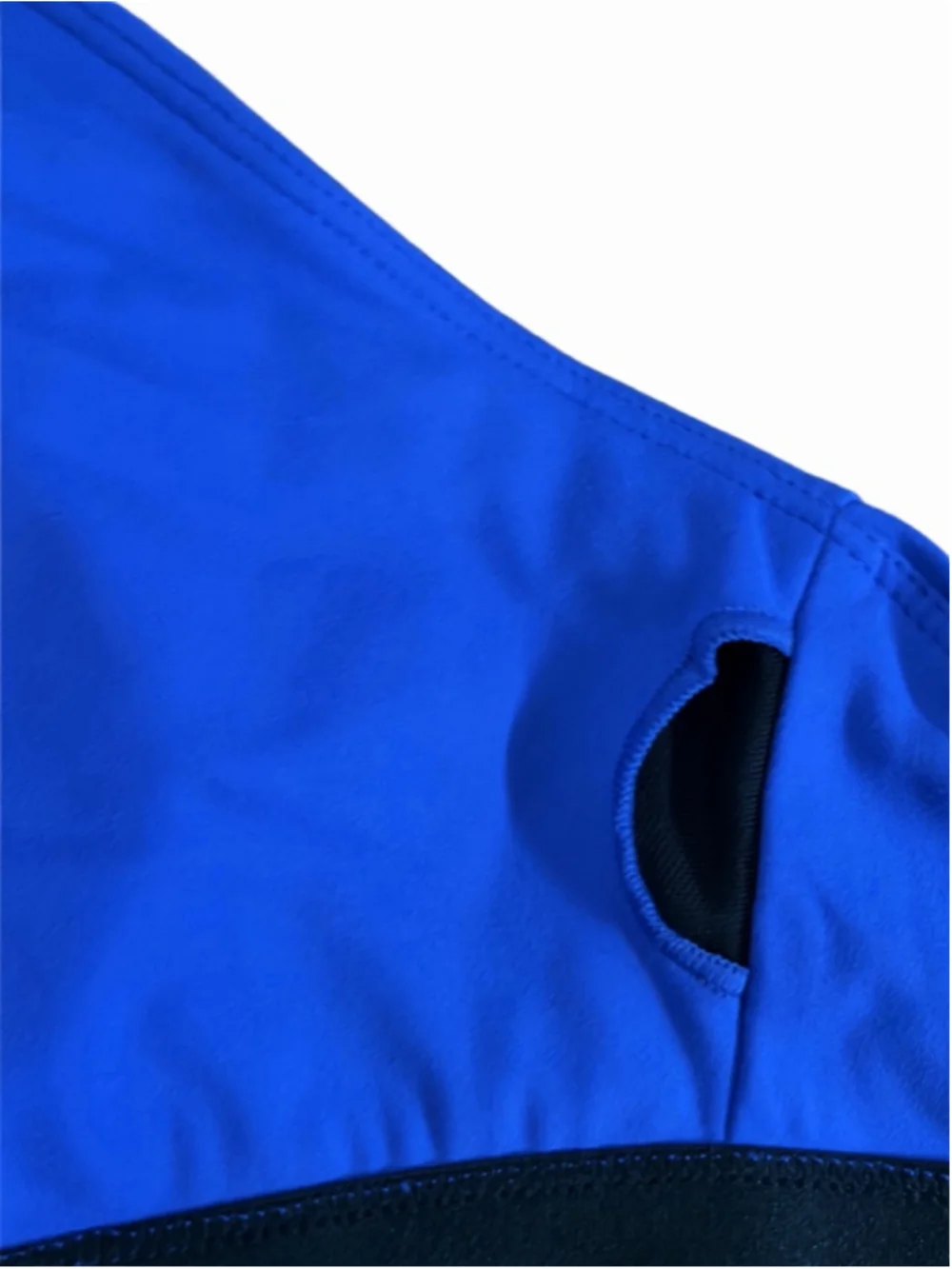 NWT Halter Sports Bra with removable pads in XL